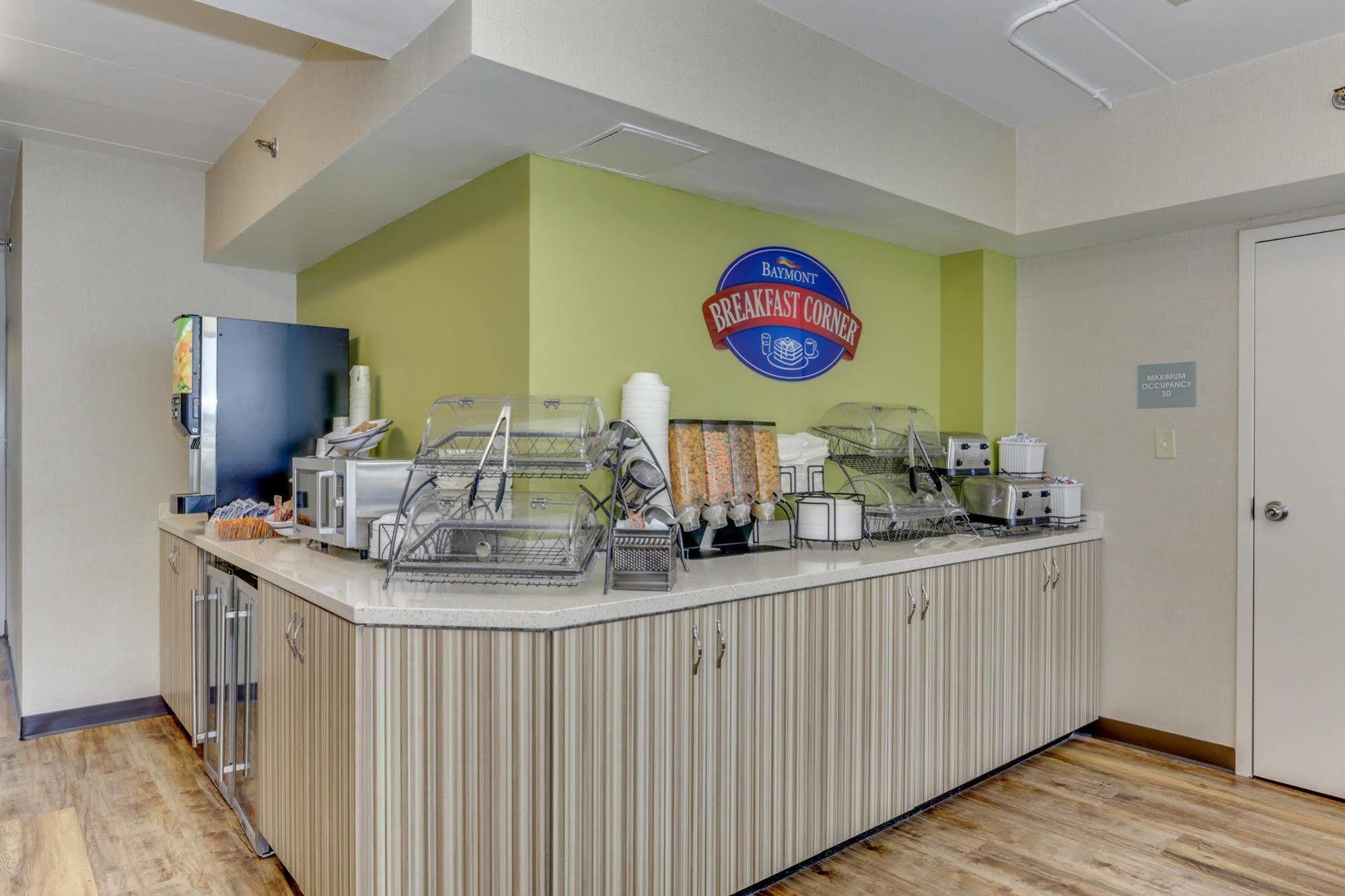 Baymont By Wyndham Virginia Beach Oceanfront Buitenkant foto